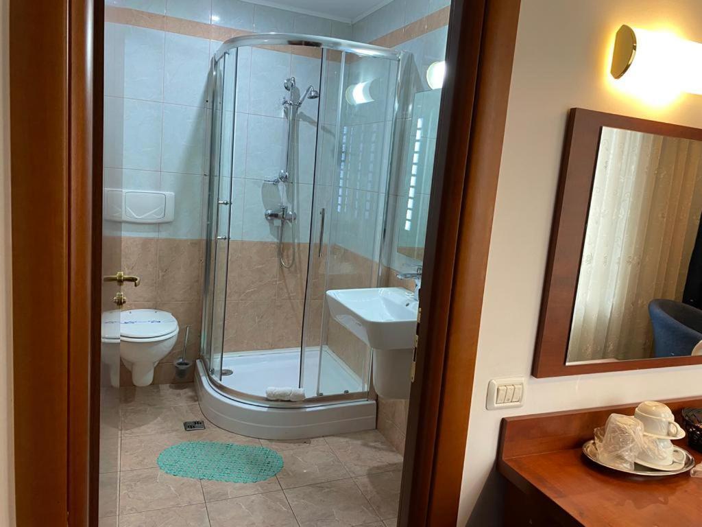Samaa Hotel Bucharest Luaran gambar